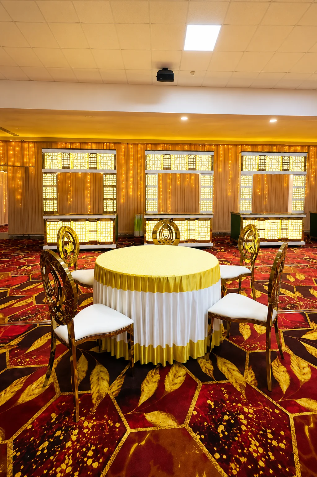 Traditional Dining Hall Chair & Table Layout